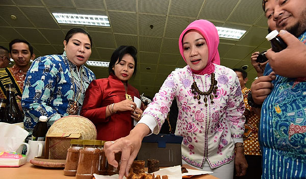 ukm-juara-naik-kelas-tingkatkan-daya-saing-produk-kerajinan-jabar